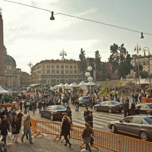 Piazza del Popolo mit Gebirgsjaegern Bersaglieri