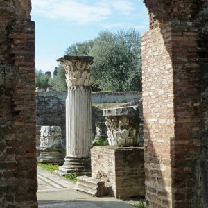 Hadriansvilla mit Durchblick