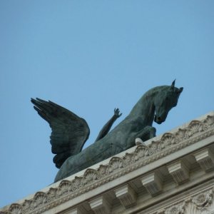 Warten an der Piazza Venezia