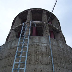 Bunkerkirche, Turm