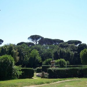 Unterwegs durch die Villa Doria Pamphilj
