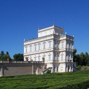 Unterwegs durch die Villa Doria Pamphilj