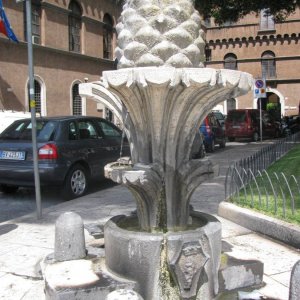 Pinienbrunnen
