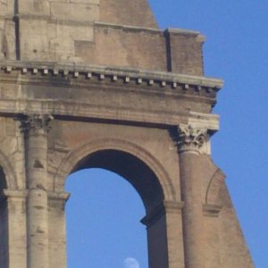 Colosseo mit Mond Detail