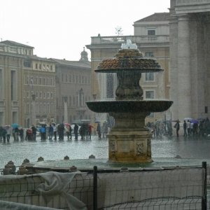 Regen auf Petersplatz