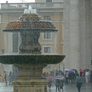Regen auf Petersplatz