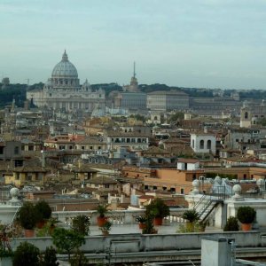 Blick ber Rom von den Scuderien