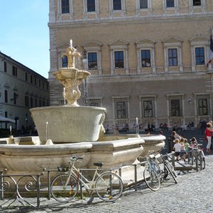 Piazza Farnese