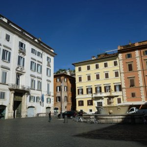 Piazza Farnese