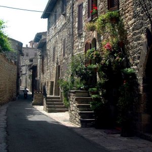 Assisi Gasse mit Treppen