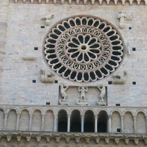 Assisi Dom Detail