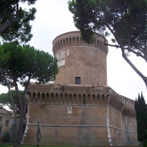 Ostia antica: Castello Giulio II
