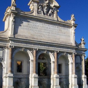 Gianicolo, Fontana Paola