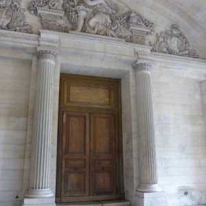 In der Nhe des Louvre