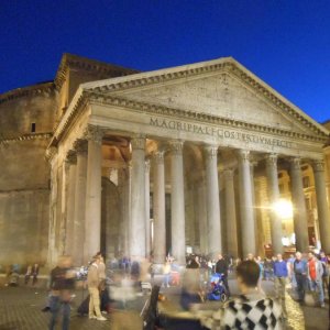 Pantheon bei Nacht