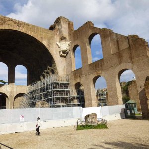 forum_romanum_maxentiusbasilika_II