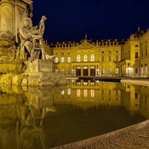 Wrzburg 2015 Residenz mit Frankoniabrunnen