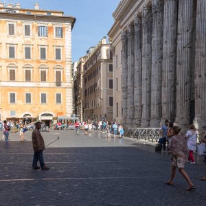 Piazza di Pietra mit Hadriantempel