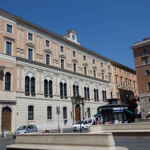 Piazza di San Silvestro