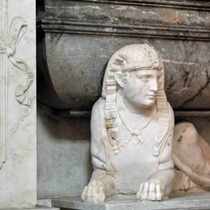 Santa_Maria_della_Pace_Cappella_Cesi_Sphinx