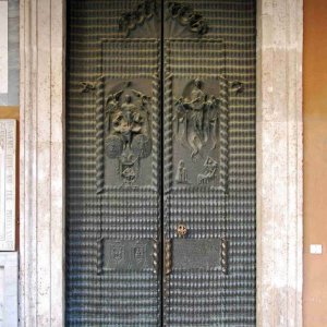 Santa_Maria_della_Piet_Bronzeportal