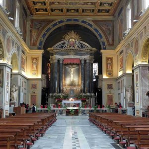 San_Lorenzo_in_Lucina_Innenraum