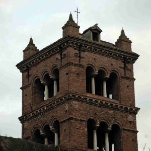 Turm_von_Santa_Cecilia