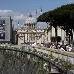 Blick in die Via della Conciliazione und zum Petersdom