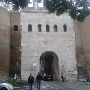 Porta Latina