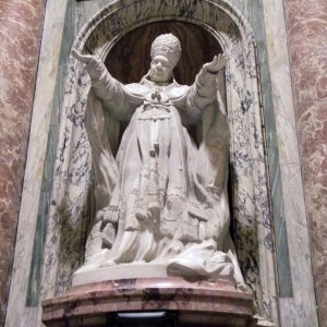 Petersdom - Grabmal Pius X.