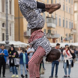 Akrobat auf der Piazza Navona