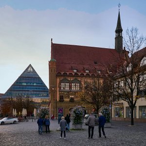 Ulm Stadtbummel Stadtbibliothek und Rathaus