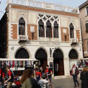 Supermarkt im Teatro Italia