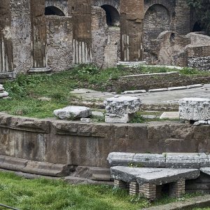 Largo di Torre Argentina