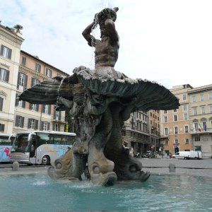 Fontana di Tritone