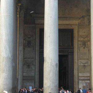 Grenvergleich Korinthische Sulen am Pantheon