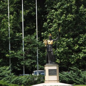Statue im Parcul Nicolae Iorga