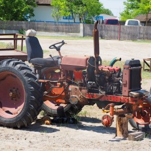 Invalider Traktor