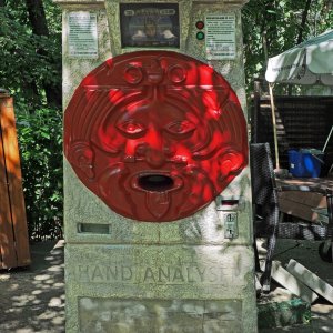 "Mund der Wahrheit" im Cișmigiu-Park