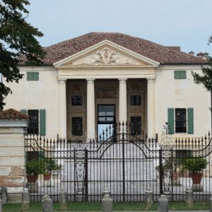 Villa Emo