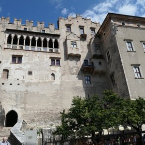 Castello - die Arkaden der Loggia