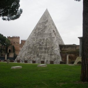 Cestio-Pyramide