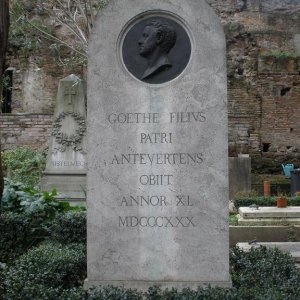 Protestantischer Friedhof - Grab von August von Goethe