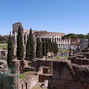 Doppeltempel Venus und Roma mit Colosseum