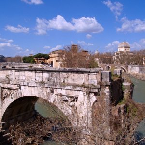 Ponte rotto vor Tiberinsel