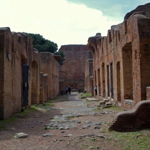 Ostia Antica Strasse mit Insulae