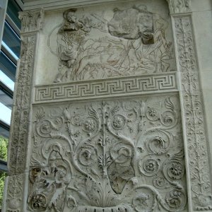 Rom mit Tchting - Ara Pacis