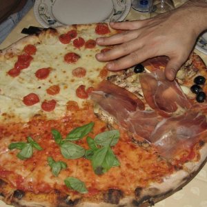 Gemeinschaftspizza in Stella Gemella