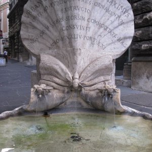 Fontana delle Api