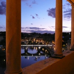 Blick von der Engelsburg zum Tiber